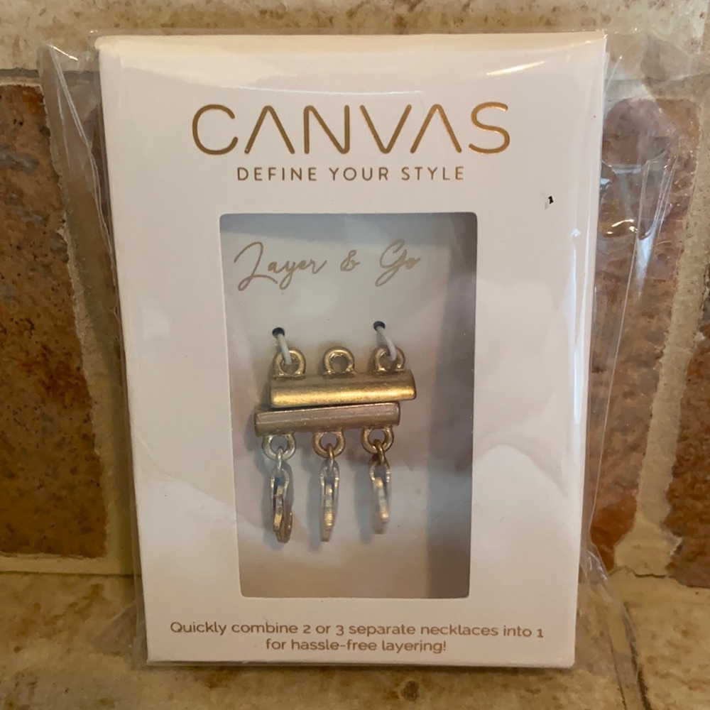 NWT Canvas Style Layer & Go Necklace Clasp